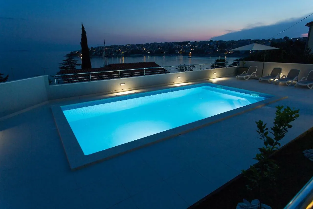 Charming Modern House With The New Swimming Pool - Apartment Maya 1 Trogir