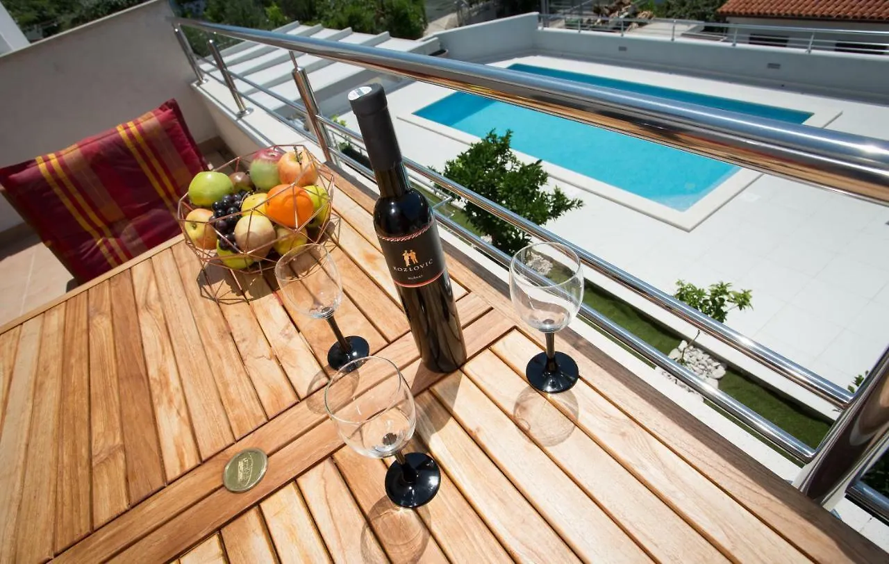 Charming Modern House With The New Swimming Pool - Apartment Maya 1 Trogir