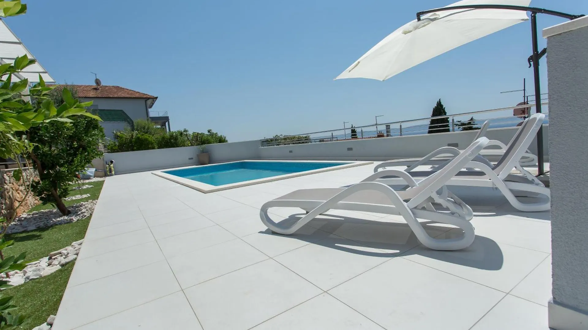 Charming Modern House With The New Swimming Pool - Apartment Maya 1 Trogir