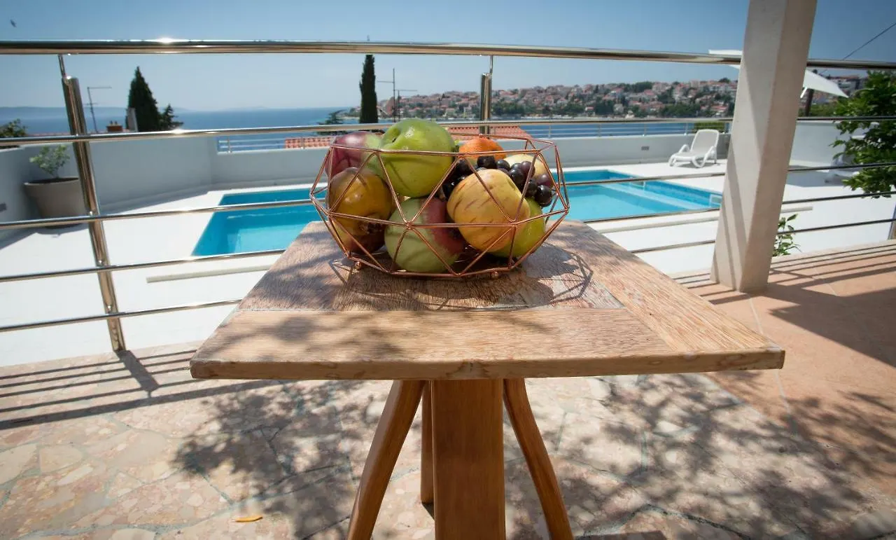 Charming Modern House With The New Swimming Pool - Apartment Maya 1 Trogir