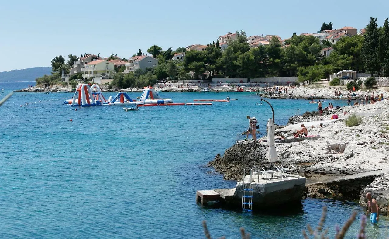 Charming Modern House With The New Swimming Pool - Apartment Maya 1 Trogir