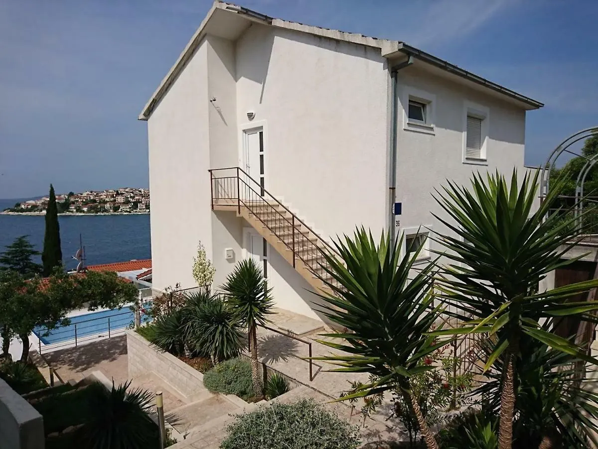 Charming Modern House With The New Swimming Pool - Apartment Maya 1 Trogir