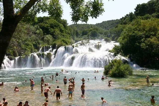 Charming Modern House With The New Swimming Pool - Apartment Maya 1 Trogir