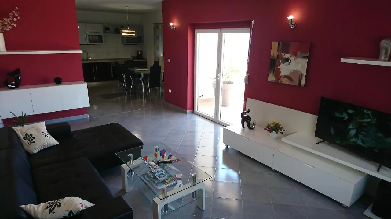 Charming Modern House With The New Swimming Pool - Apartment Maya 1 트로기르