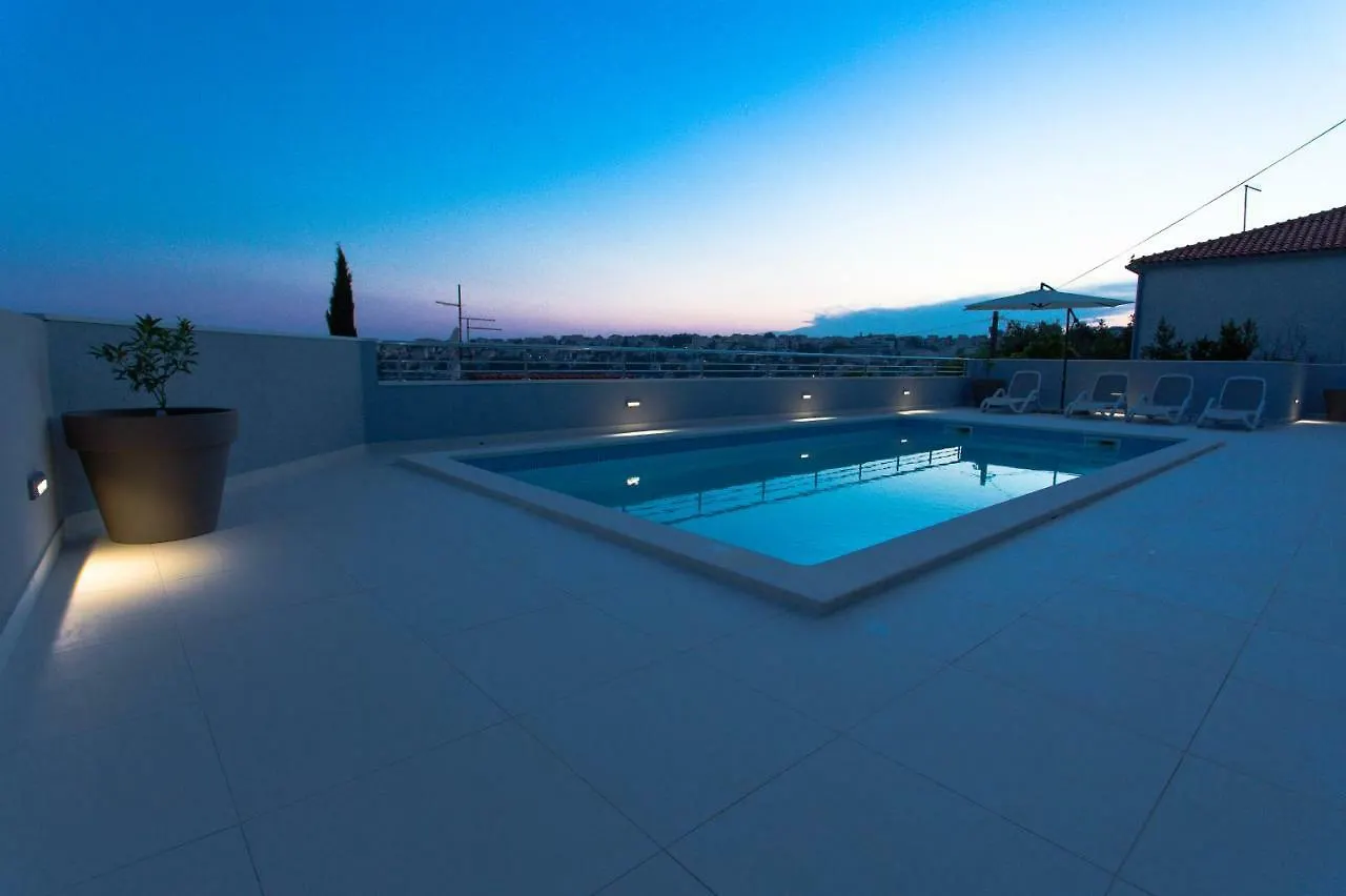 Charming Modern House With The New Swimming Pool - Apartment Maya 1 트로기르 크로아티아